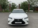 Lexus ES 300h 2023 года за 31 200 000 тг. в Алматы – фото 2