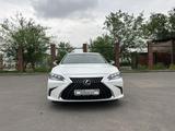 Lexus ES 300h 2023 годаүшін31 200 000 тг. в Алматы