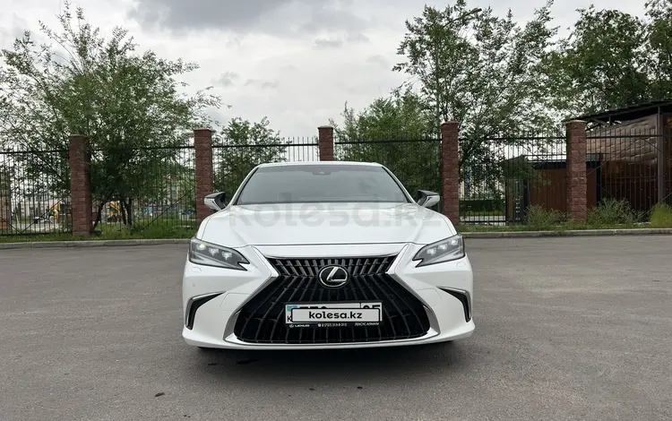 Lexus ES 300h 2023 годаүшін29 000 000 тг. в Алматы