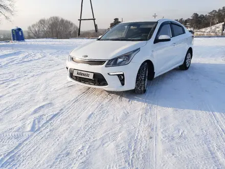 Kia Rio 2017 года за 7 100 000 тг. в Семей – фото 2