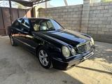 Mercedes-Benz E 200 2001 годаfor2 600 000 тг. в Шымкент