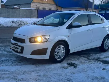 Chevrolet Aveo 2015 года за 3 400 000 тг. в Актобе – фото 4