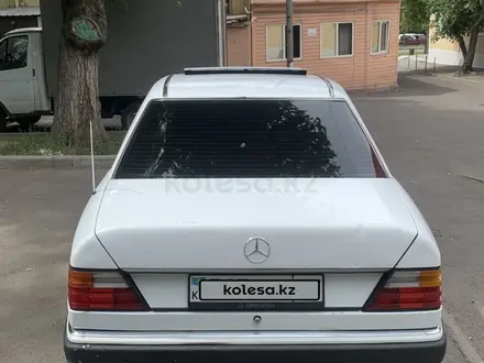 Mercedes-Benz E 230 1992 года за 1 400 000 тг. в Алматы – фото 5