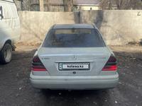 Mercedes-Benz C 180 1993 года за 800 000 тг. в Алматы