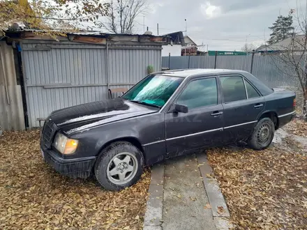 Mercedes-Benz E 200 1992 года за 1 100 000 тг. в Талдыкорган – фото 4