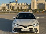 Toyota Camry 2019 года за 12 600 000 тг. в Астана – фото 2