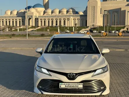 Toyota Camry 2019 года за 12 900 000 тг. в Астана – фото 2