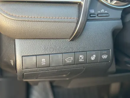 Toyota Camry 2019 года за 12 900 000 тг. в Астана – фото 20