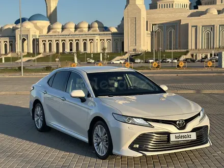Toyota Camry 2019 года за 12 900 000 тг. в Астана – фото 3