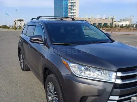 Toyota Highlander 2018 года за 16 800 000 тг. в Алматы – фото 3