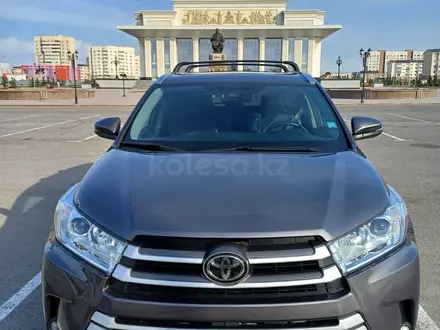 Toyota Highlander 2018 года за 16 800 000 тг. в Алматы