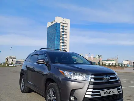 Toyota Highlander 2018 года за 17 500 000 тг. в Алматы