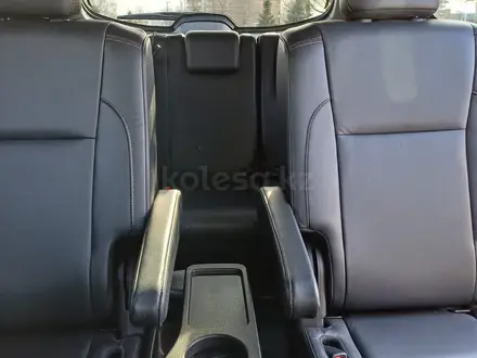 Toyota Highlander 2018 года за 16 800 000 тг. в Алматы – фото 9