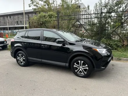 Toyota RAV4 2018 года за 11 500 000 тг. в Алматы – фото 2