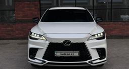 Lexus RX 500h 2023 года за 42 000 000 тг. в Астана – фото 2