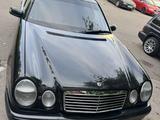 Mercedes-Benz E 320 1998 года за 3 200 000 тг. в Астана – фото 3