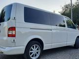 Volkswagen Caravelle 2010 года за 12 800 000 тг. в Шымкент – фото 5