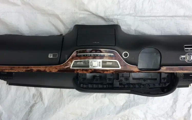 Панель на Мерседес S-class W221 за 150 000 тг. в Алматы