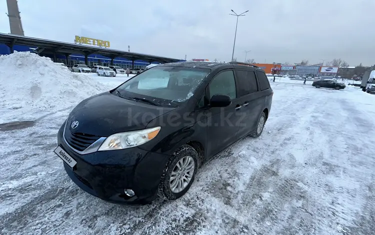 Toyota Sienna 2015 годаfor11 999 999 тг. в Алматы