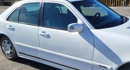 Mercedes-Benz E 220 2001 годаүшін2 300 000 тг. в Павлодар – фото 3
