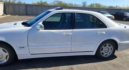 Mercedes-Benz E 220 2001 годаүшін2 300 000 тг. в Павлодар – фото 4