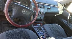 Mercedes-Benz E 220 2001 годаүшін2 300 000 тг. в Павлодар – фото 5
