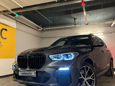 BMW X5 2021 года за 50 000 000 тг. в Усть-Каменогорск