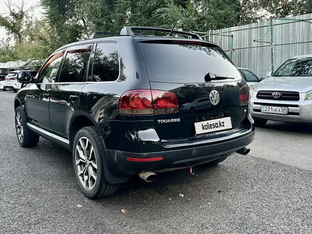 Volkswagen Touareg 2004 года за 4 450 000 тг. в Алматы – фото 9