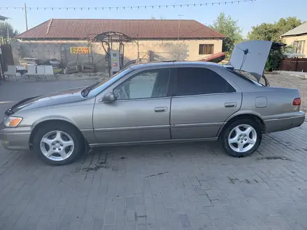 Toyota Camry 2001 года за 4 000 000 тг. в Алматы – фото 3