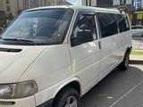 Volkswagen Multivan 1996 года за 4 350 000 тг. в Астана – фото 5