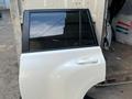 Дверь Задние правая и левая Toyota LAND Cruiser 150 за 100 тг. в Алматы