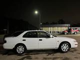 Toyota Camry 1997 года за 1 650 000 тг. в Алматы – фото 5