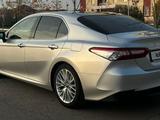 Toyota Camry 2020 года за 13 000 000 тг. в Алматы