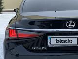 Lexus ES 250 2020 года за 19 500 000 тг. в Атырау – фото 4