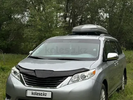 Toyota Sienna 2013 года за 12 900 000 тг. в Уральск