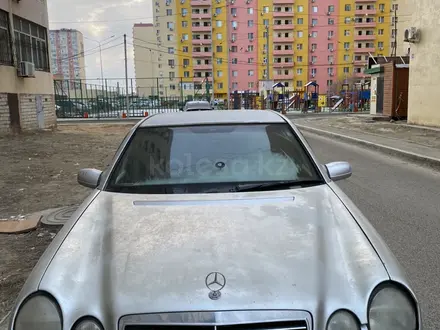 Mercedes-Benz E 230 1997 года за 2 700 000 тг. в Атырау – фото 5
