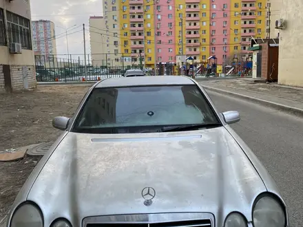 Mercedes-Benz E 230 1997 года за 2 700 000 тг. в Атырау – фото 6
