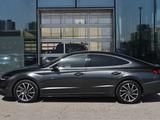 Hyundai Sonata 2021 года за 13 790 000 тг. в Астана – фото 2