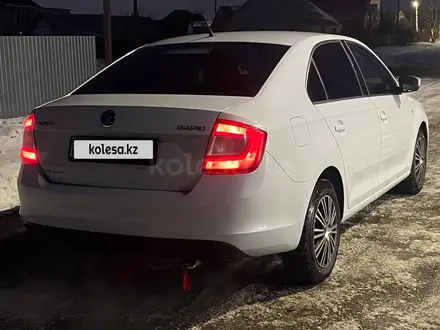 Skoda Rapid 2014 года за 5 100 000 тг. в Уральск – фото 2