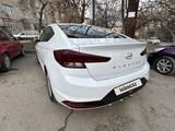 Hyundai Elantra 2020 года за 8 000 000 тг. в Шымкент – фото 2