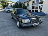 Mercedes-Benz E 280 1993 годаүшін2 500 000 тг. в Алматы