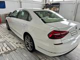 Volkswagen Passat 2017 года за 8 650 000 тг. в Костанай – фото 3