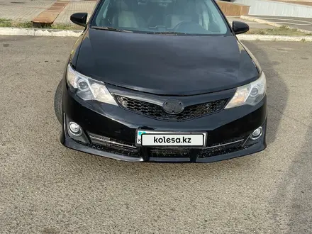 Toyota Camry 2013 года за 8 300 000 тг. в Уральск – фото 2