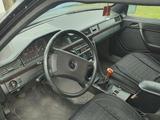 Mercedes-Benz E 200 1989 года за 450 000 тг. в Федоровка (Федоровский р-н) – фото 3