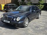 Mercedes-Benz E 280 2001 года за 3 600 000 тг. в Шымкент