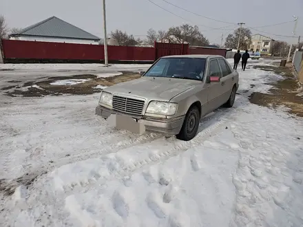 Mercedes-Benz E 220 1994 года за 1 400 000 тг. в Жанатас – фото 3