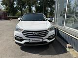 Hyundai Santa Fe 2018 годаfor10 300 000 тг. в Алматы