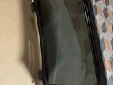 Стекло люка панорамы Kia K7 2016-2022 за 2 000 тг. в Алматы – фото 2