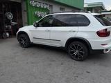 BMW X5 2011 года за 8 000 000 тг. в Шымкент – фото 4