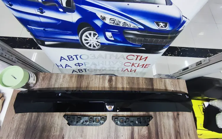 Центральный молдинг переднего бампера zeekr 001 за 16 000 тг. в Астана